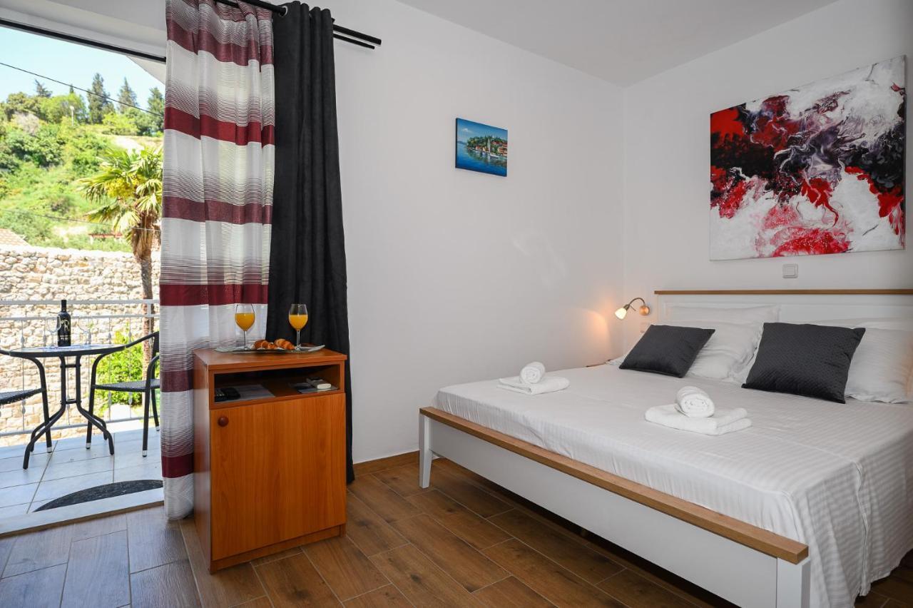 Beach House Poseydon Mlini Buitenkant foto